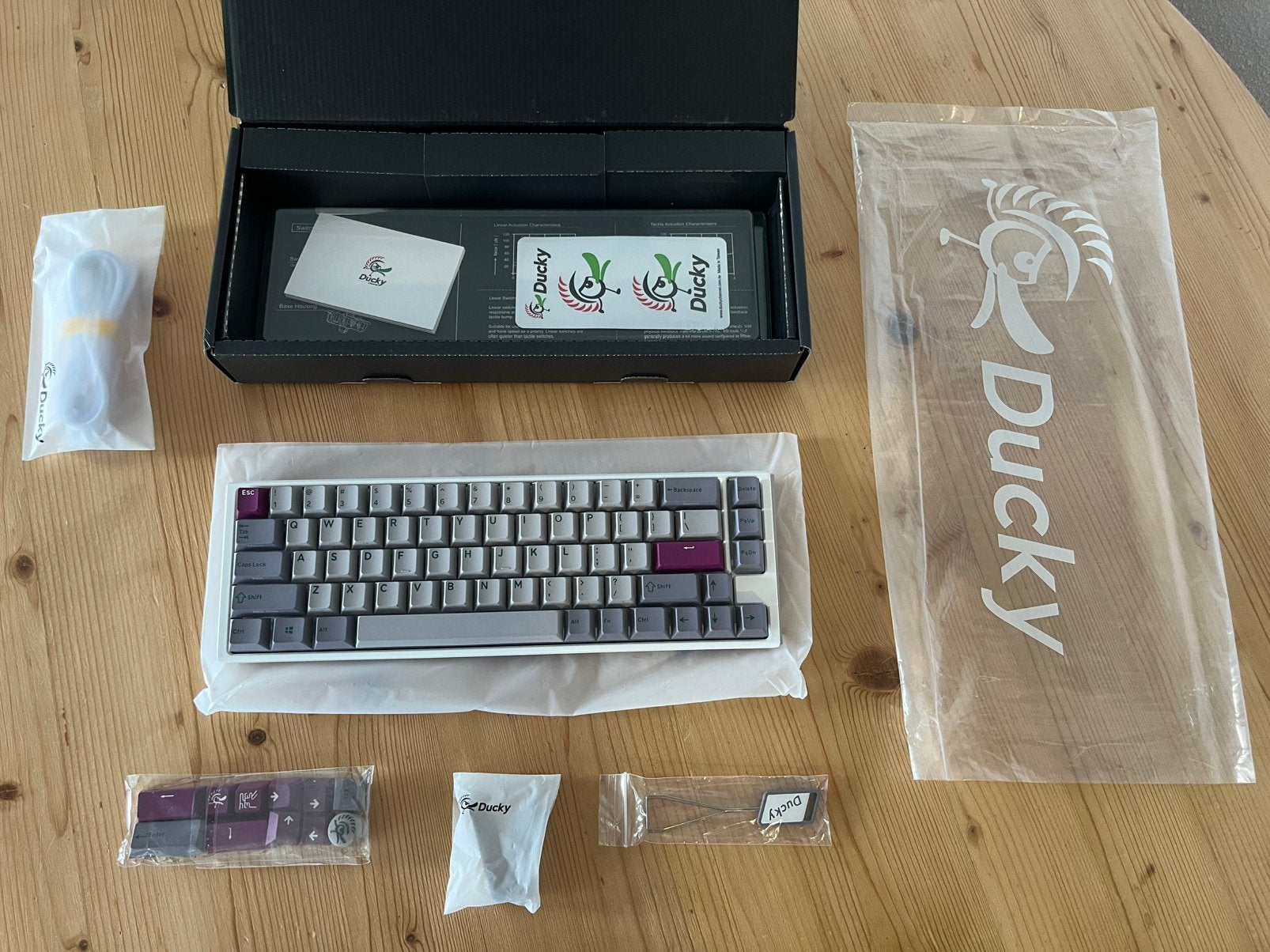 Ducky one 3 SF Mist Grey Qwerty (US) met silent red switches, Computers en Software, Toetsenborden, Ophalen of Verzenden, Zo goed als nieuw