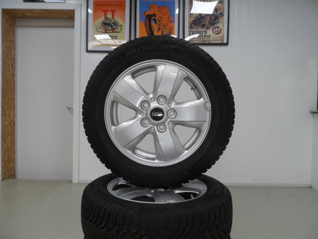 15 inch Mini One origineel winterbanden set met Michelin, Info@mini.com, Gebruikt, 175 mm, Banden en Velgen
