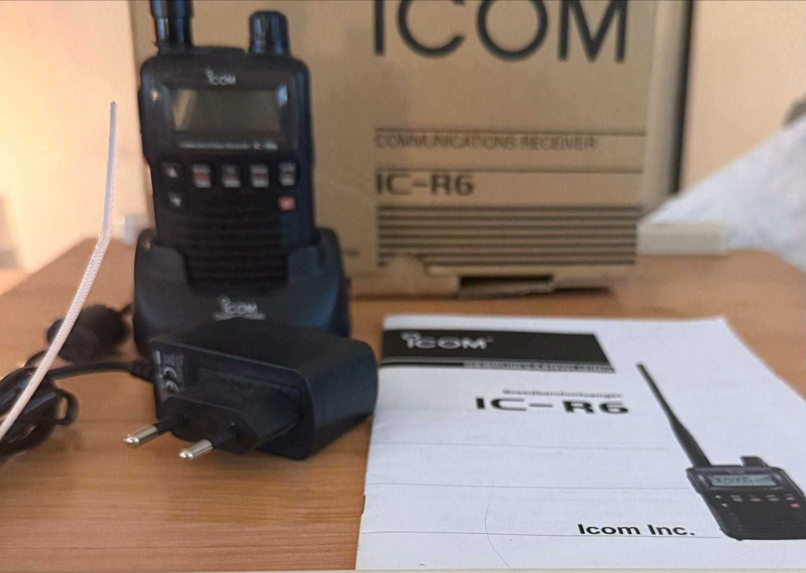 Icom IC-R6 Communicatiereceiver in uitstekende staat!, Ophalen of Verzenden, Zo goed als nieuw, 15 km of meer, Portofoon of Walkie-talkie