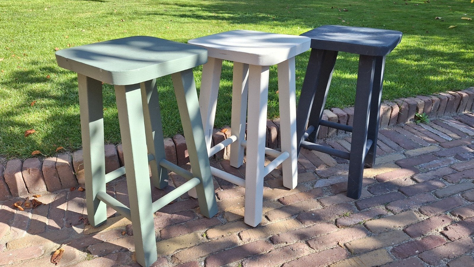 Set van 3 houten krukjes - groen, lichtgrijs, antraciet, Ophalen, Gebruikt, Hout