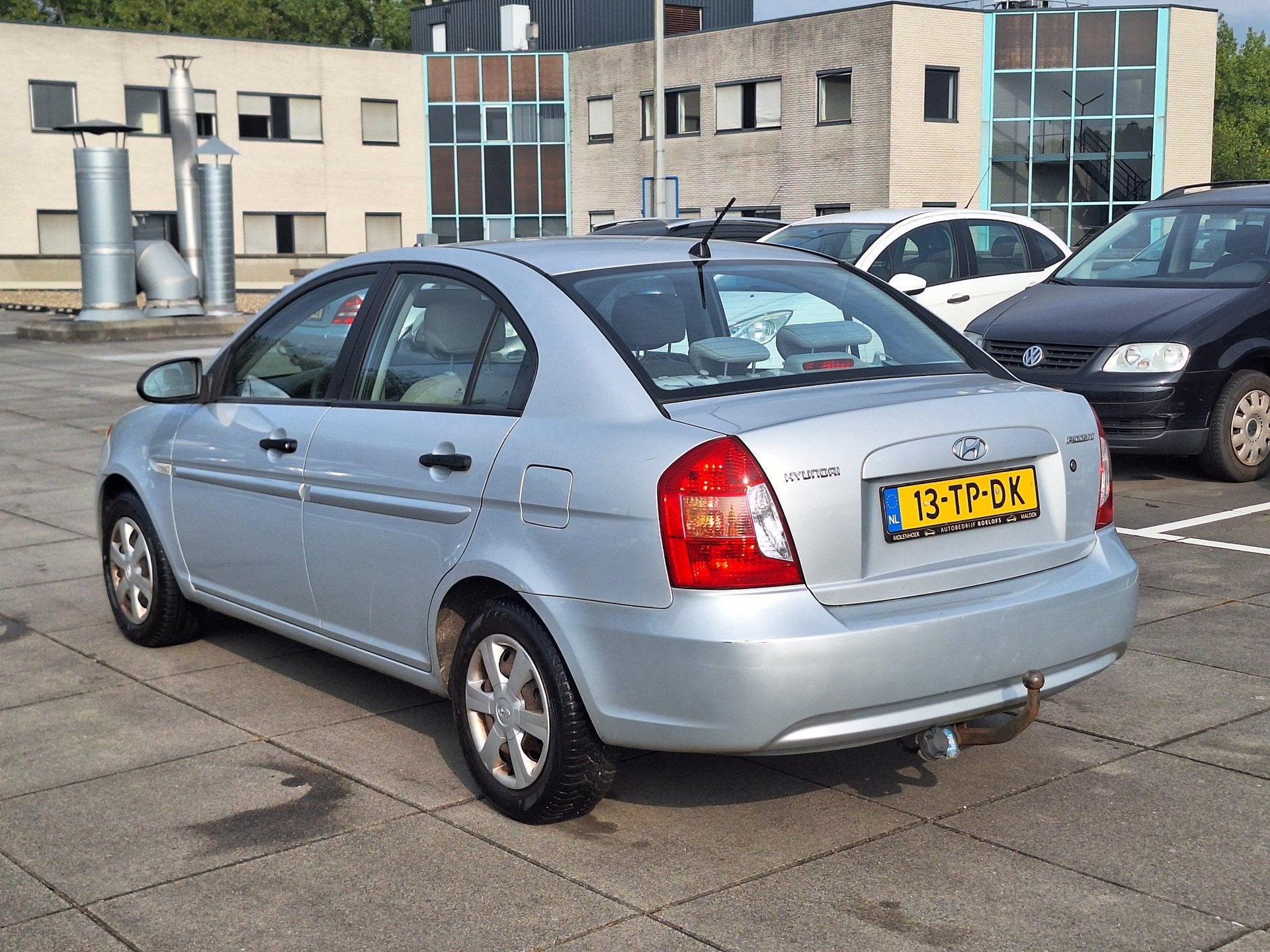 Hyundai Accent €2850,-1.4i Dynamic Aircondition Apk Nappas, Auto's, Hyundai, Voorwielaandrijving, 4 cilinders, Metallic lak, Origineel Nederlands