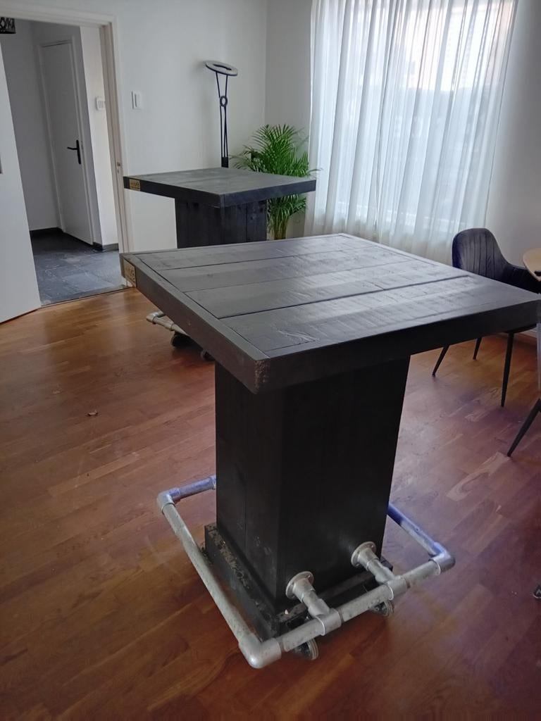 Stoere handgemaakte bartafels (2 stuks), Ophalen of Verzenden, Gebruikt
