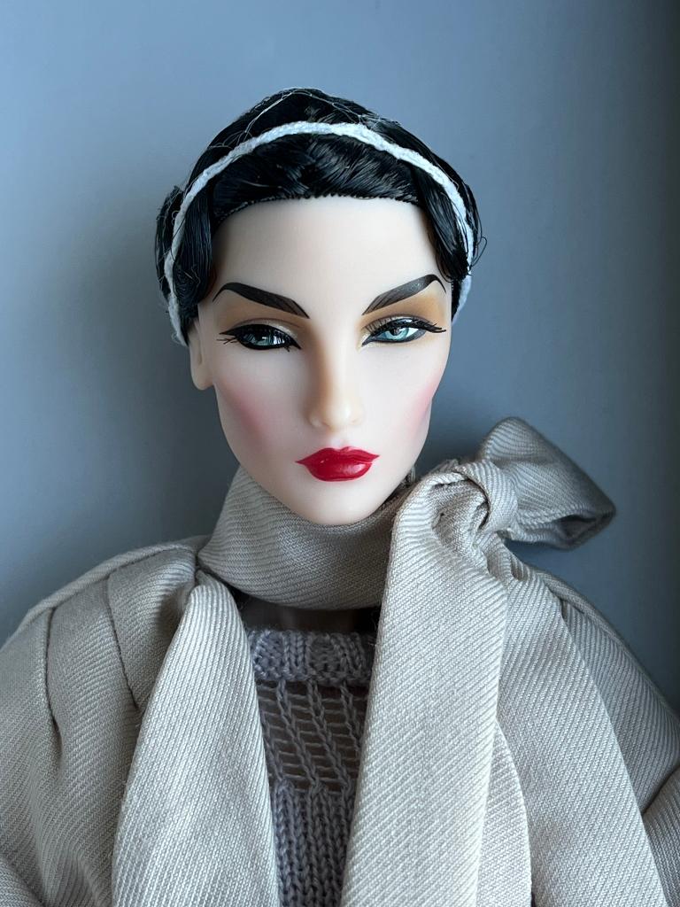 IntegrityToys Fashion Royalty Elise Jolie Glamour Coated Pop, Ophalen of Verzenden, Nieuw, Overige typen