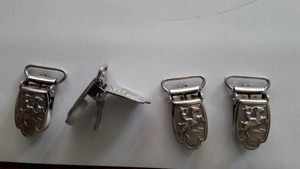 bretelclips ruiter te paard, Dieren en Toebehoren, Ophalen of Verzenden, Dressuur, Cap