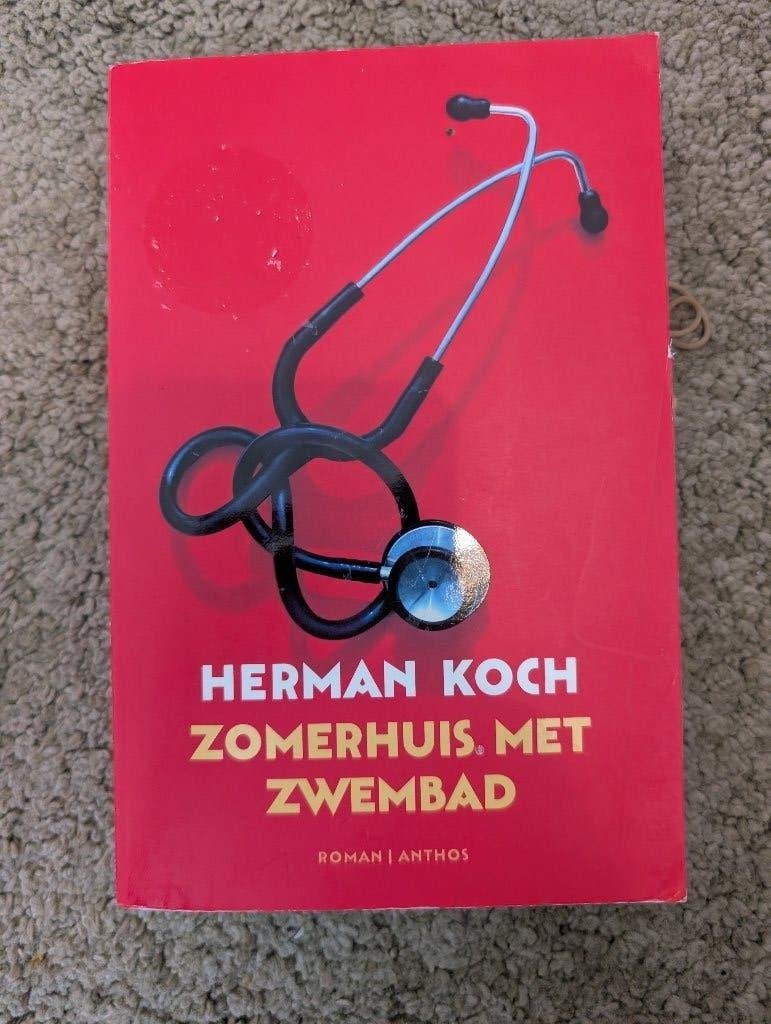 Zomerhuis met zwembad - Herman Koch, Herman Koch, Ophalen of Verzenden, Zo goed als nieuw, Nederland
