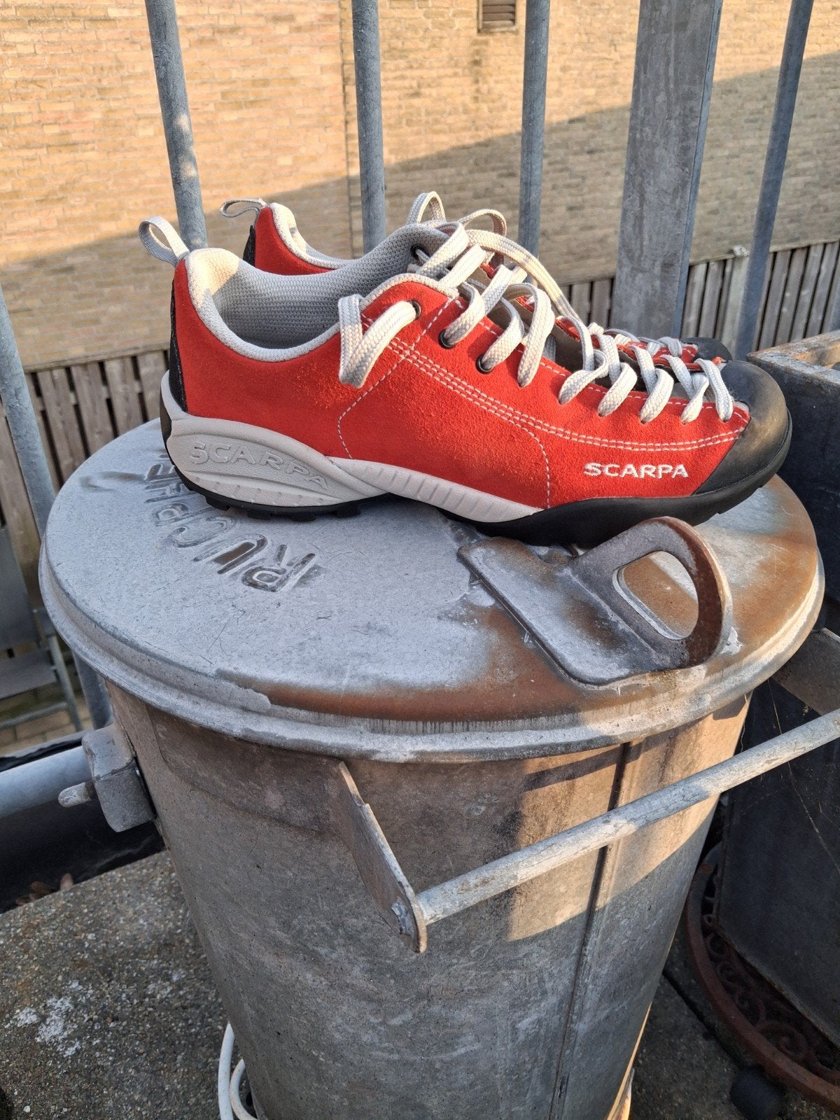 Scarpa moijto, Sport en Fitness, Loopsport en Atletiek, Ophalen of Verzenden, Zo goed als nieuw, Hardloopschoenen, Overige merken