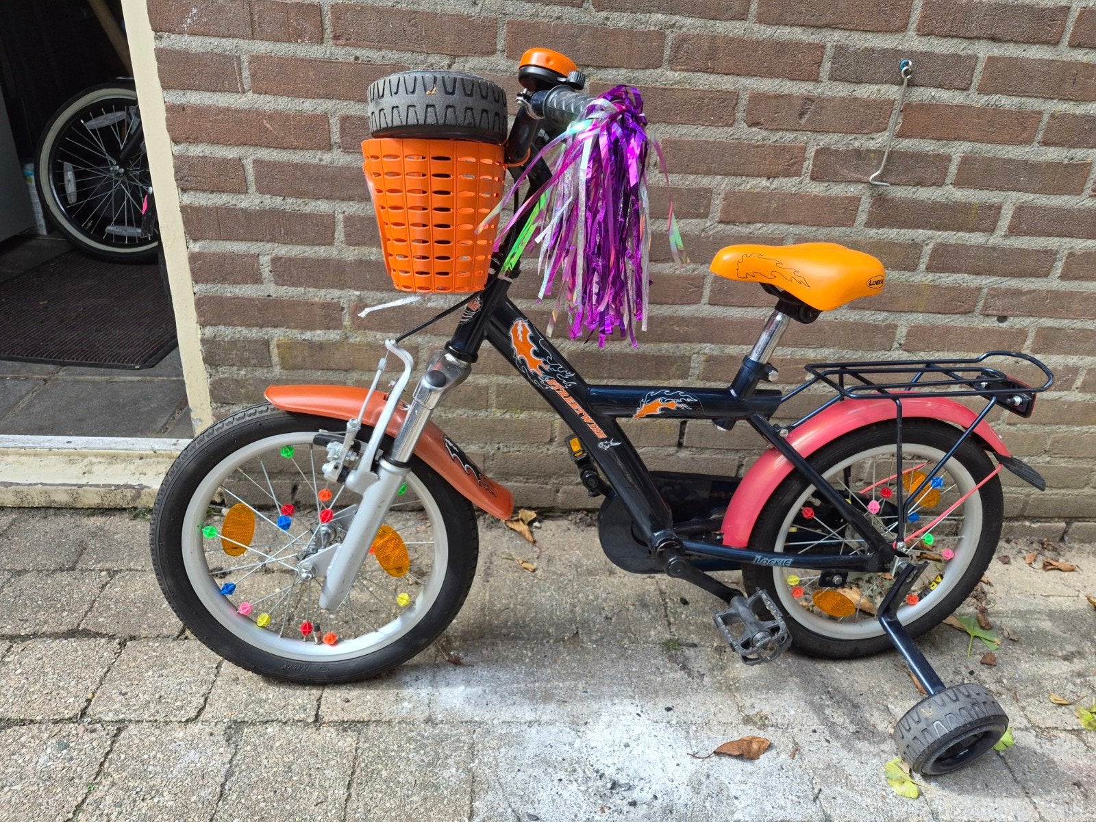 Loekie kinderfiets 16 inch met mandje en zijwieltjes, Ophalen, Terugtraprem, Zijwieltjes, Loekie Streetwise