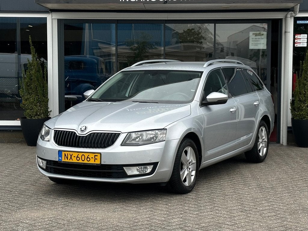 Skoda Octavia Combi 1.2 TSI Greentech Ambition Businessline, Auto's, Voorwielaandrijving, Gebruikt, Euro 6, 4 cilinders