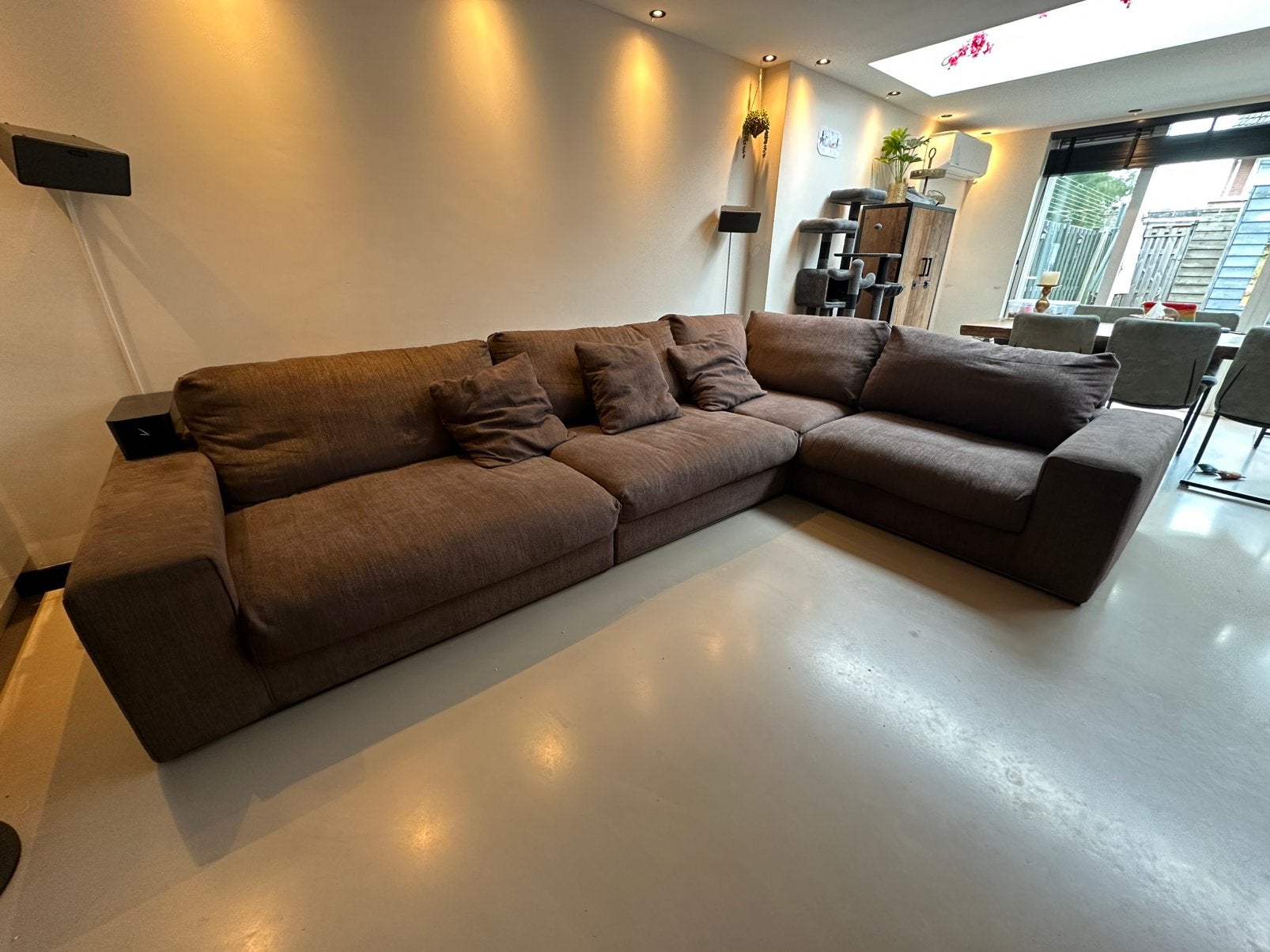 Heerlijke ruime Goossens hoekbank (360x250) - met lounge, Ophalen, Zo goed als nieuw, Stof, Hoekbank, lounge gedeelte, bruin, stof, hoezen wasbaar