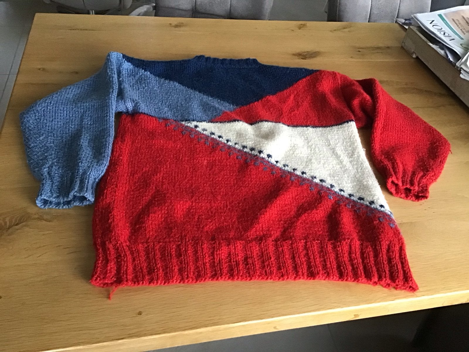 Unieke handgebreide trui in rood, wit, blauw, Ophalen of Verzenden, Gedragen, Maat 38/40 (M), Rood