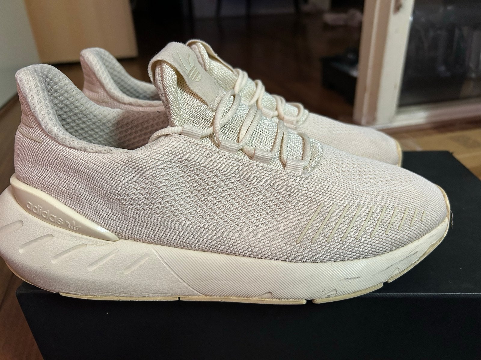 Adidas Dames Sneakers Maat 40 - Zo goed als nieuw, Kleding | Dames, Beige, Ophalen of Verzenden, Sneakers of Gympen, Zo goed als nieuw