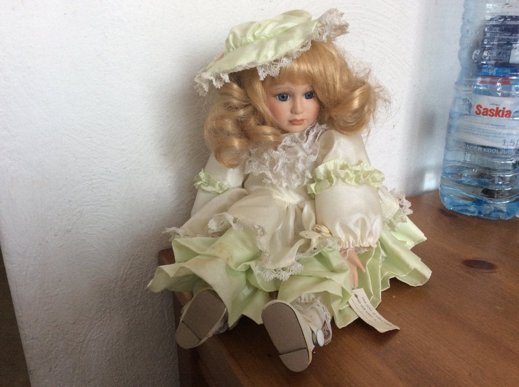 vintage pop porseleinen hoofd/handen speeldoos wals, beweegt, Verzamelen, Poppen, Ophalen of Verzenden, Gebruikt, Pop