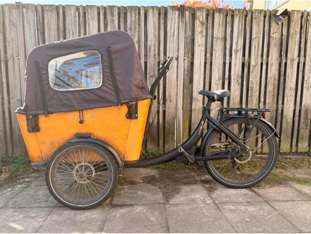 Vogue Superior 3 bakfiets, Fietsen en Brommers, Fietsen | Bakfietsen, 4 kinderen of meer, Gebruikt, Huif, Ophalen
