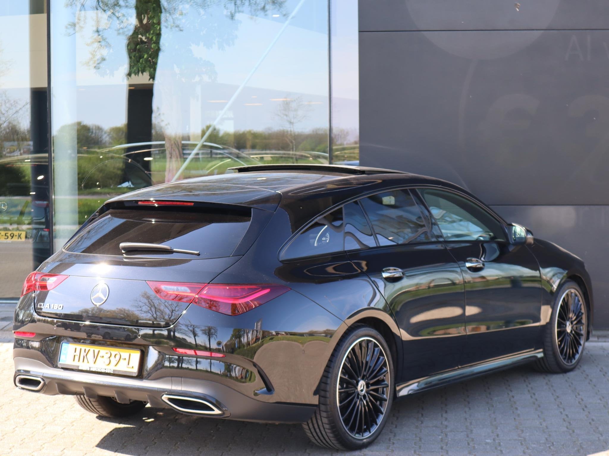 Mercedes-Benz CLA-klasse Shooting Brake 180 Business Solutio, Auto's, 136 pk, Gebruikt, 4 cilinders, Zwart