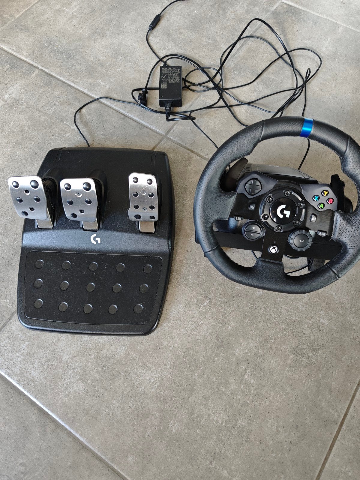 Logitech G923 Racestuur met Pedalen voor Xbox en PC, Spelcomputers en Games, Racestuur, Force feedback, Ophalen of Verzenden, Zo goed als nieuw