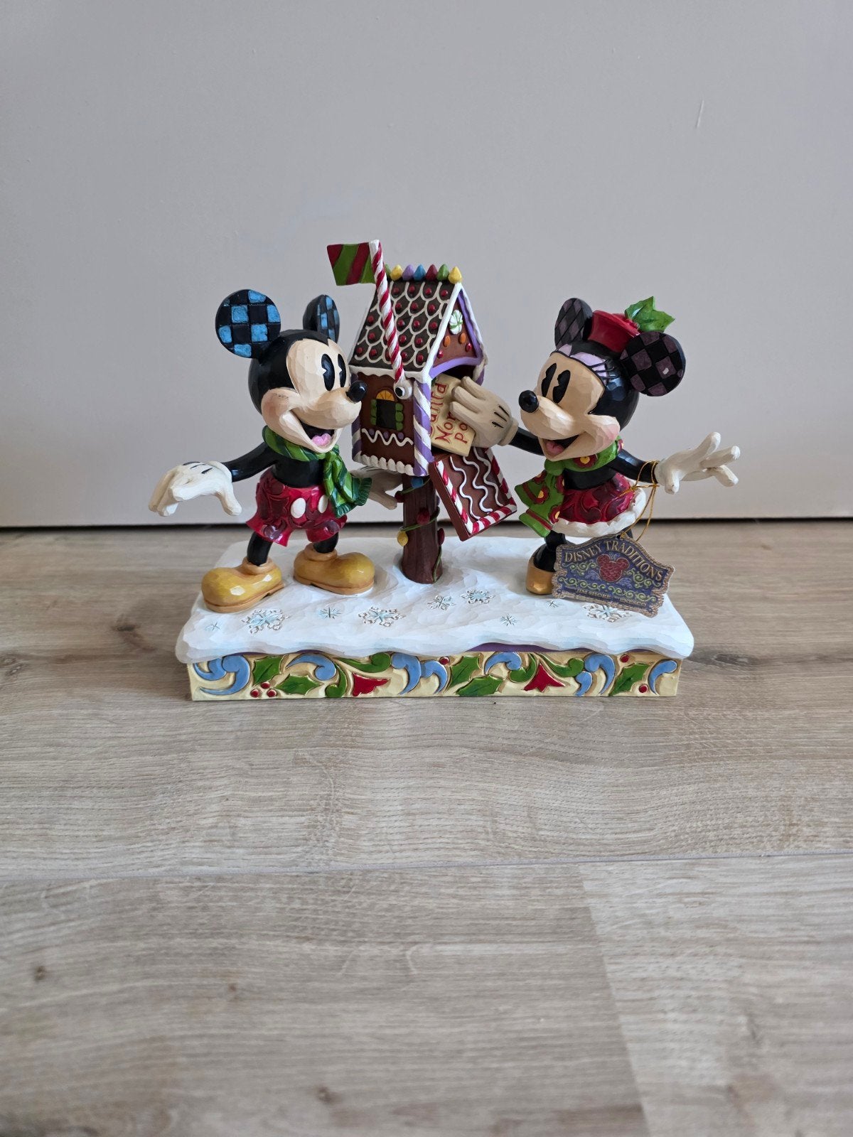 Disney Traditions Mickey & Minnie Letters for Santa, Ophalen of Verzenden