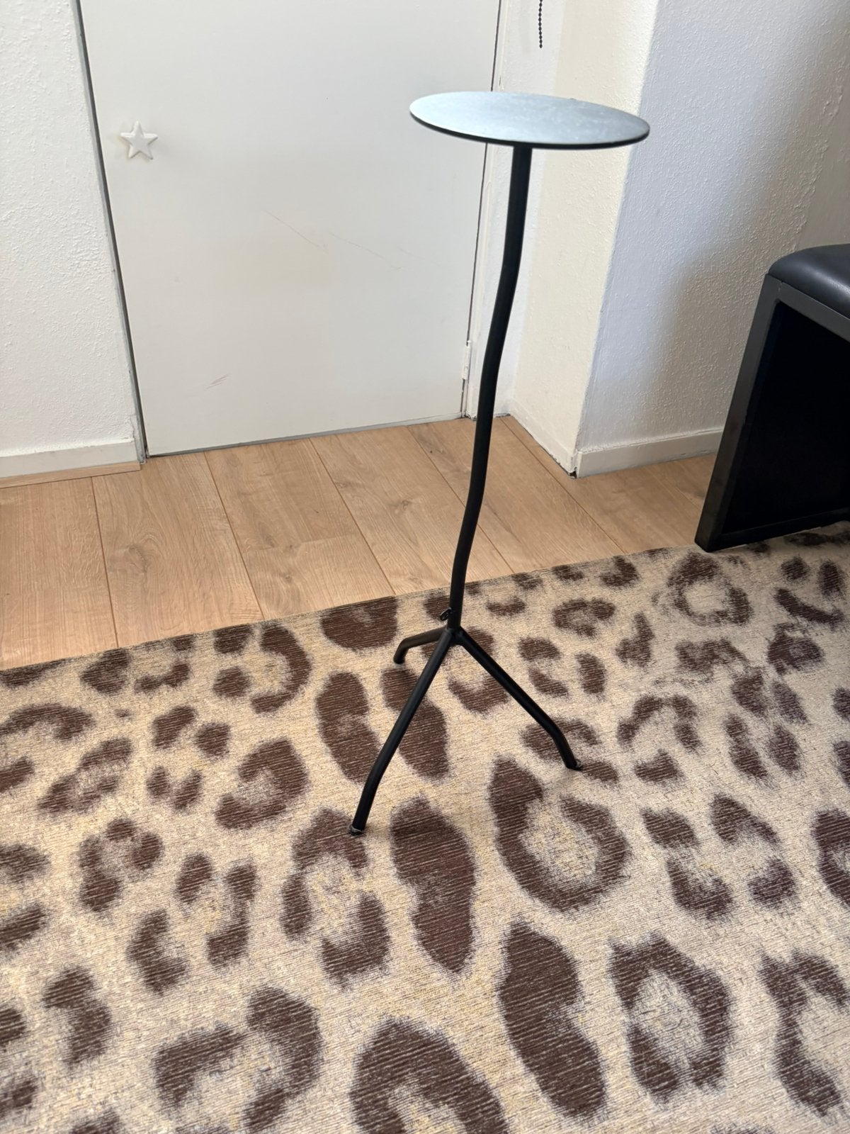 Kwilleminhuis de mini tafel zwart, Ophalen, Minder dan 55 cm, Metaal of Aluminium, Rond