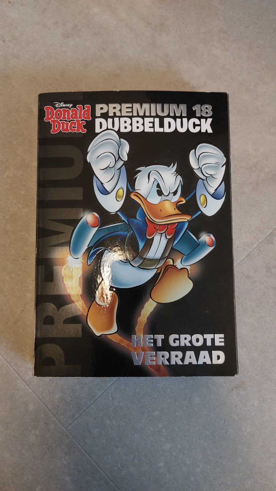 Donald Duck Premium 18 Dubbelduck: Het Grote Verraad, Boeken, Eén stripboek, Ophalen of Verzenden