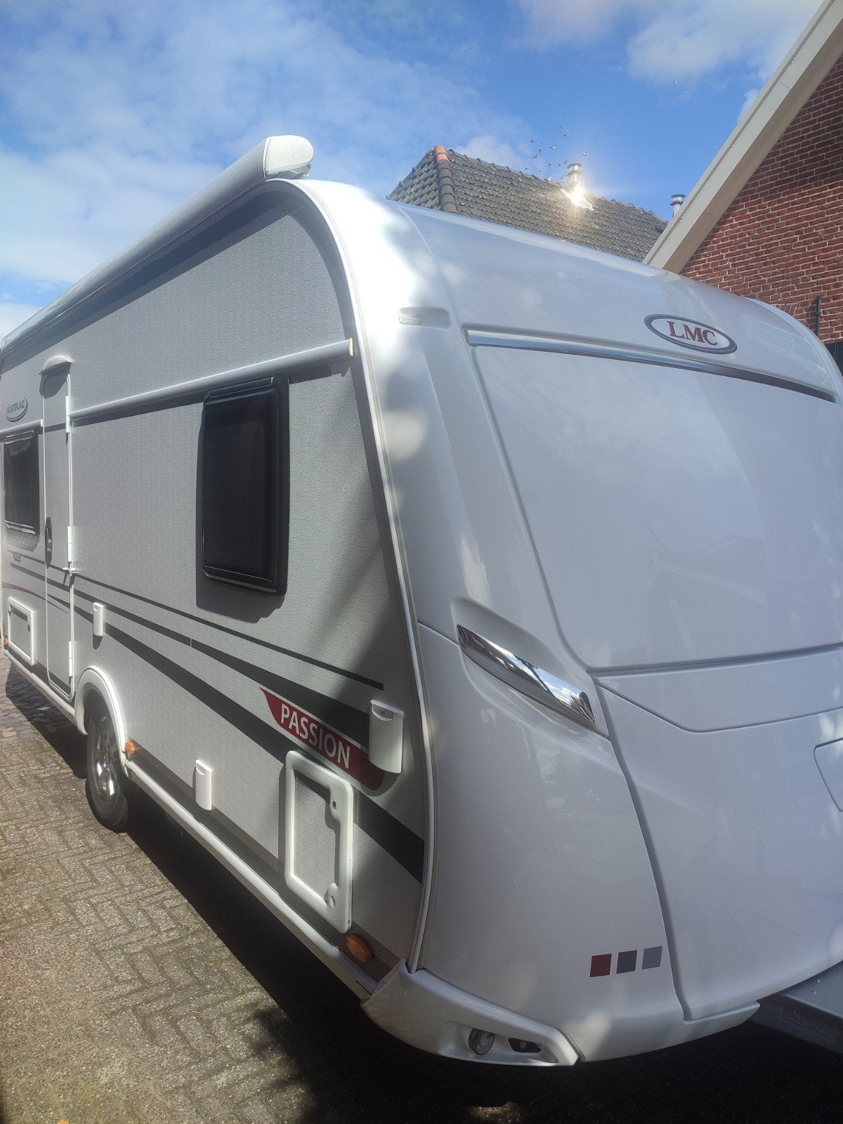 LMC Münsterland 443D Passion - Complete en Comfortabel, Caravans en Kamperen, Vast bed, Rondzit, Particulier, Koelkast