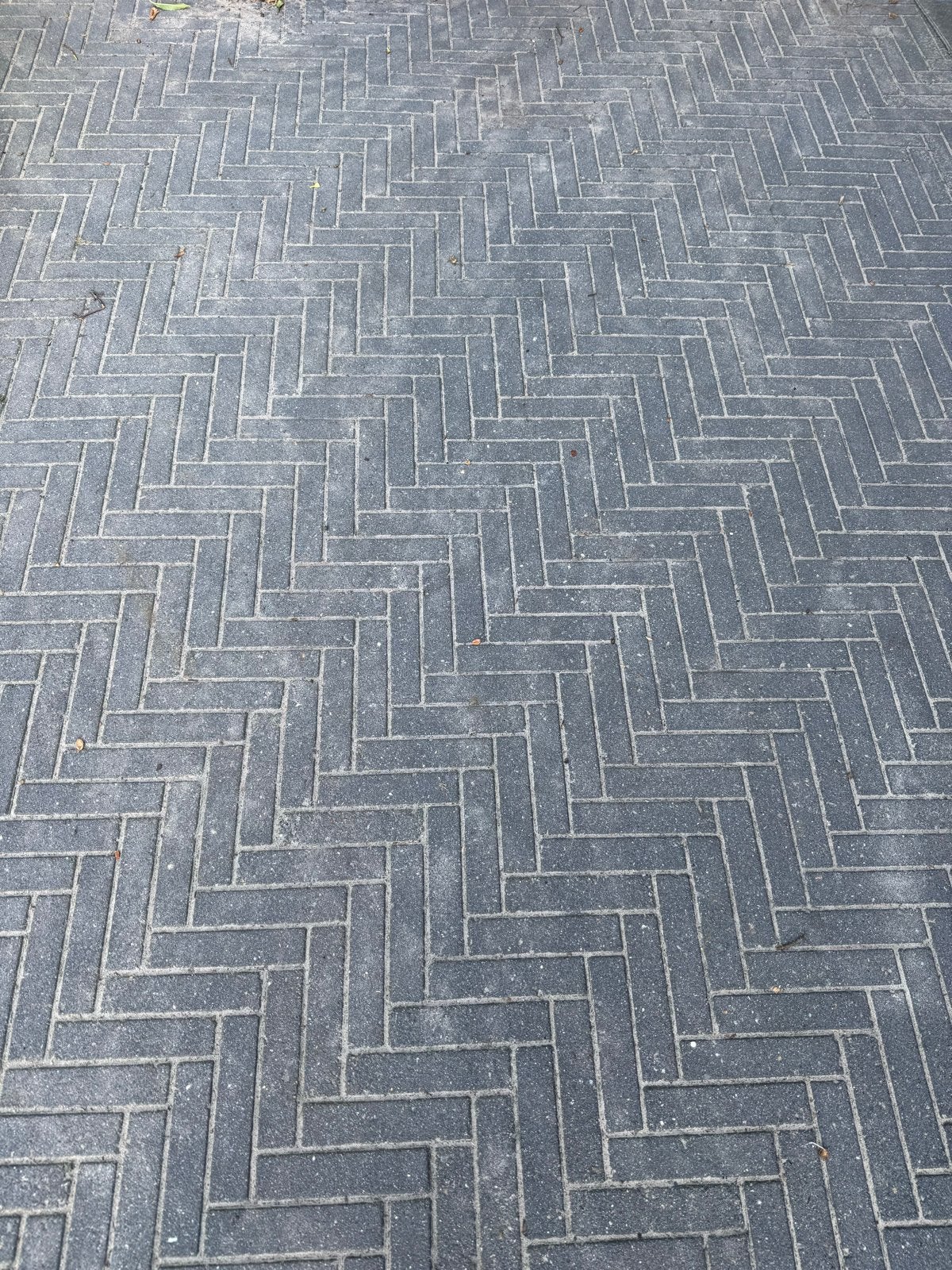 130m2 Waalformaat Klinkers Antraciet, Gebruikt, Klinkers, Ophalen of Verzenden, 10 m² of meer