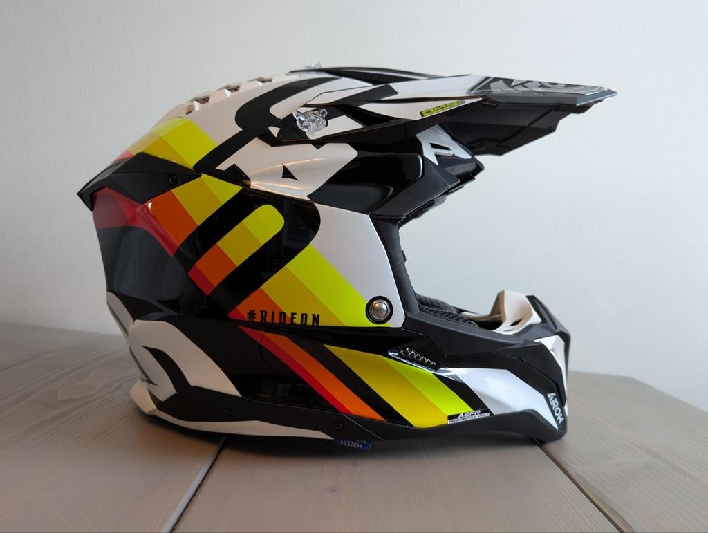 Airoh Aviator 3 Rainbow Carbon Motorcross helm, Motoren, Overige merken, XS, Offroadhelm, Ophalen of Verzenden