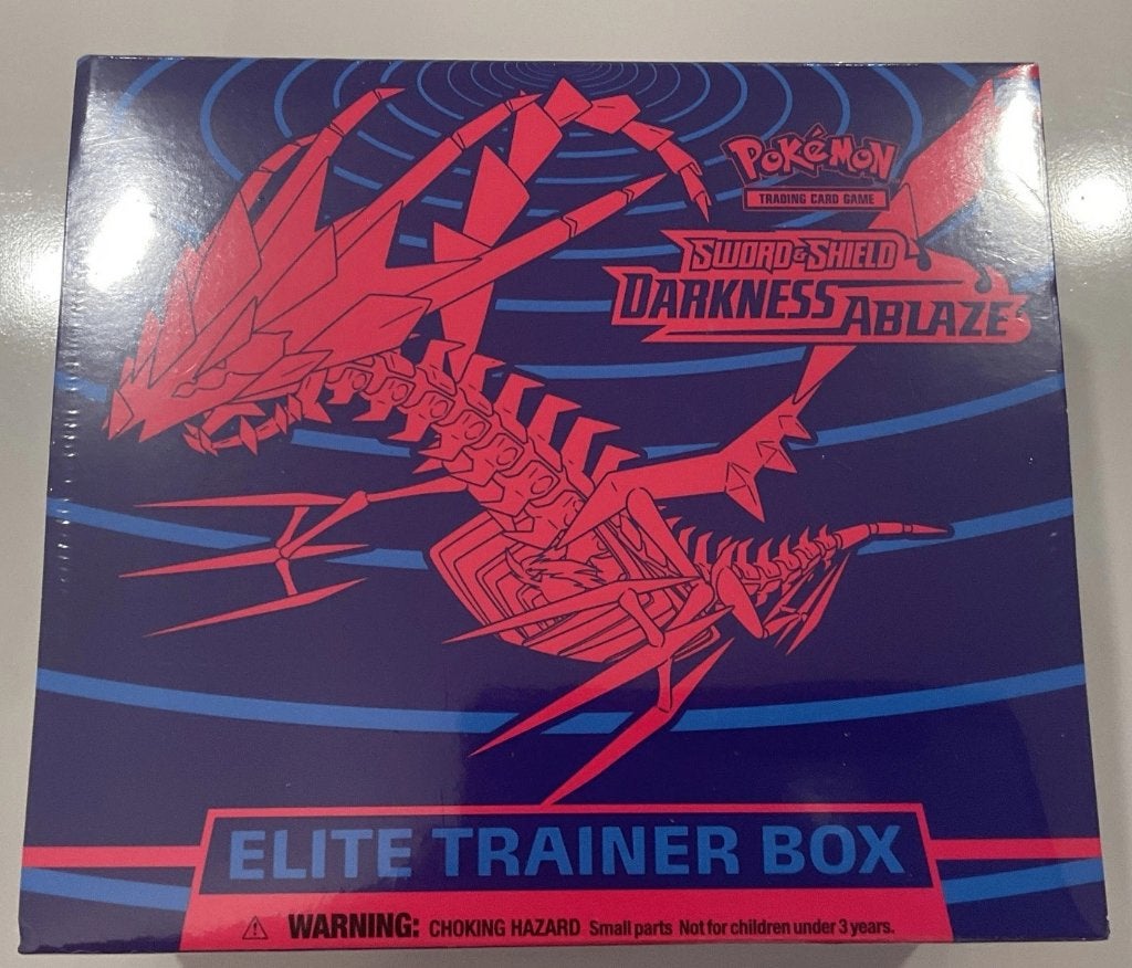 Pokémon sword and shield darkness ablaze elite etb sealed, Ophalen of Verzenden, Zo goed als nieuw, Boosterbox, Foil