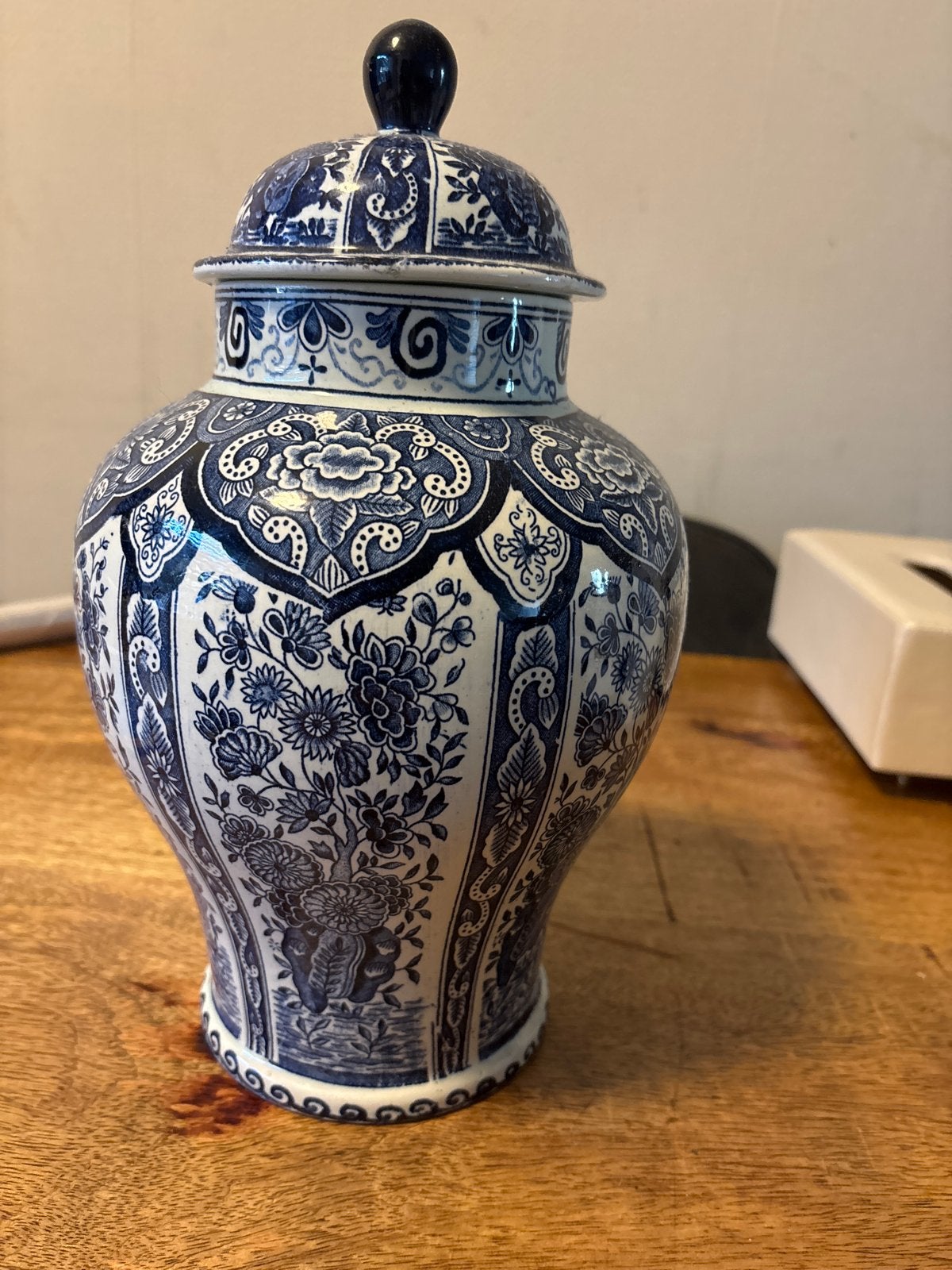 Antieke Delfts Blauwe Vaas met Deksel - Boch Frères, Ophalen of Verzenden