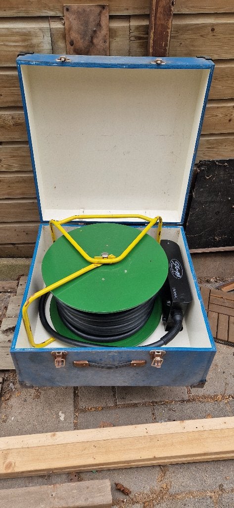 16+4 XLR multikabel 30M op haspel in koffer zgan, Muziek en Instrumenten, Kabels en Stekkers, Ophalen, Zo goed als nieuw, Microfoon