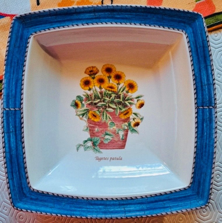 Wedgwood Sarah's Garden schaal met bloemmotief, Porselein of Keramiek, Schaal, Vierkant, Ophalen of Verzenden