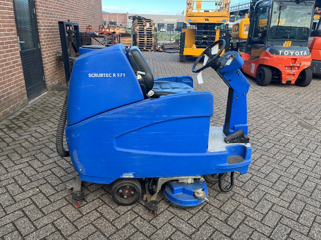 Scrubtec R571 zit schrobmachine, Ophalen, Gebruikt, Schrobmachine