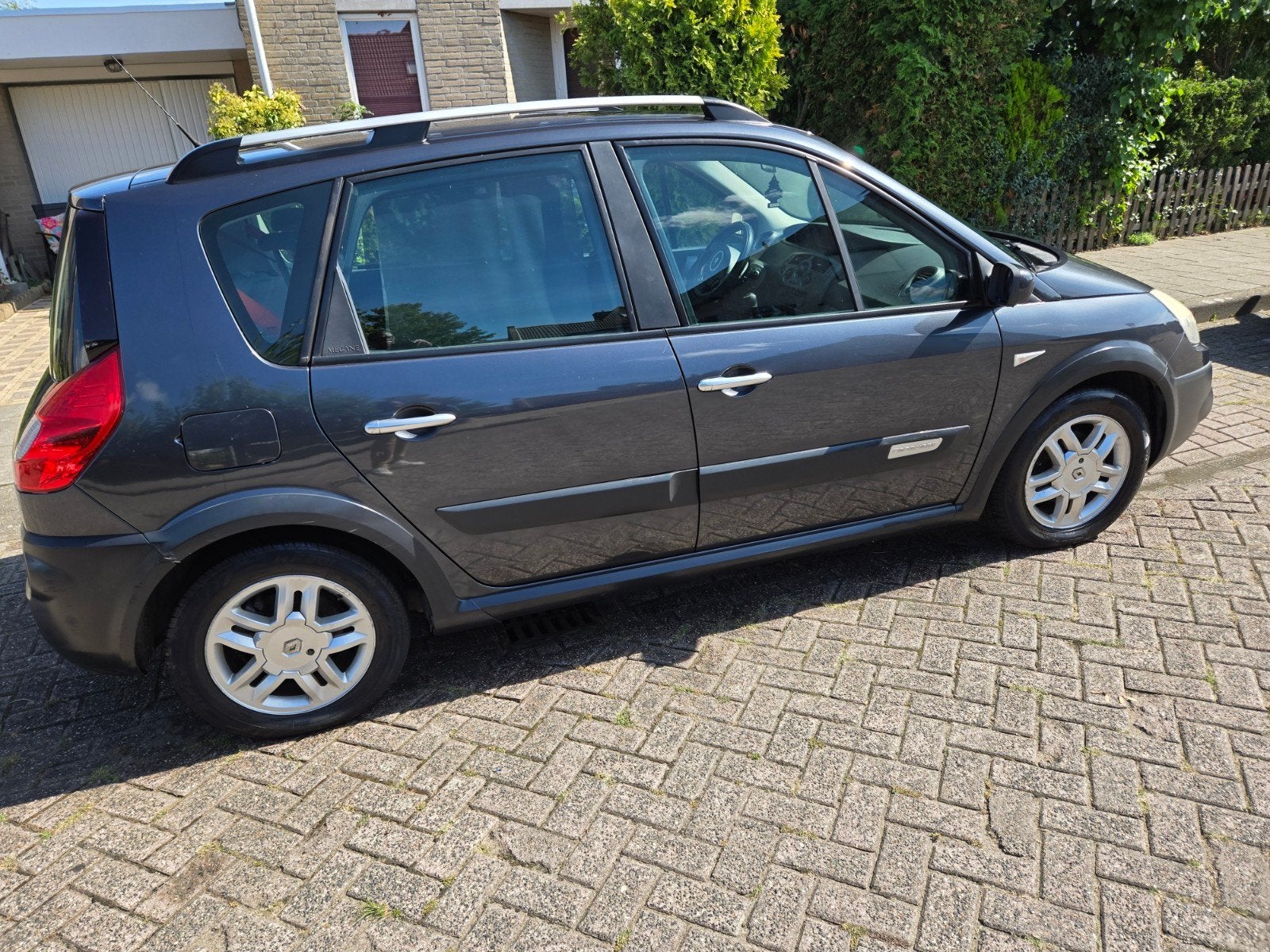Renault Scénic 1.6 16V 82KW 2008 Grijs, Auto's, 1295 kg, 4 cilinders, Particulier, Scénic