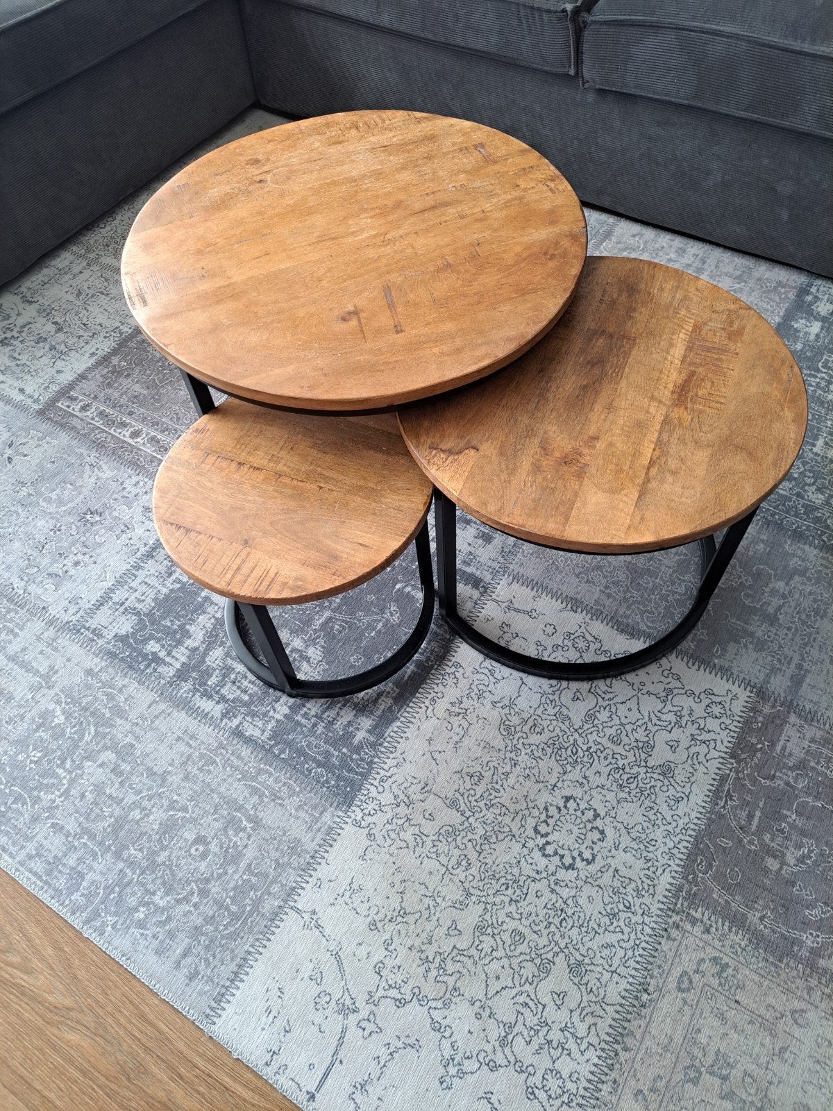 Set van 3 ronde salontafels, mangohout en metaal, Overige houtsoorten, Gebruikt, 50 tot 100 cm, 50 tot 75 cm