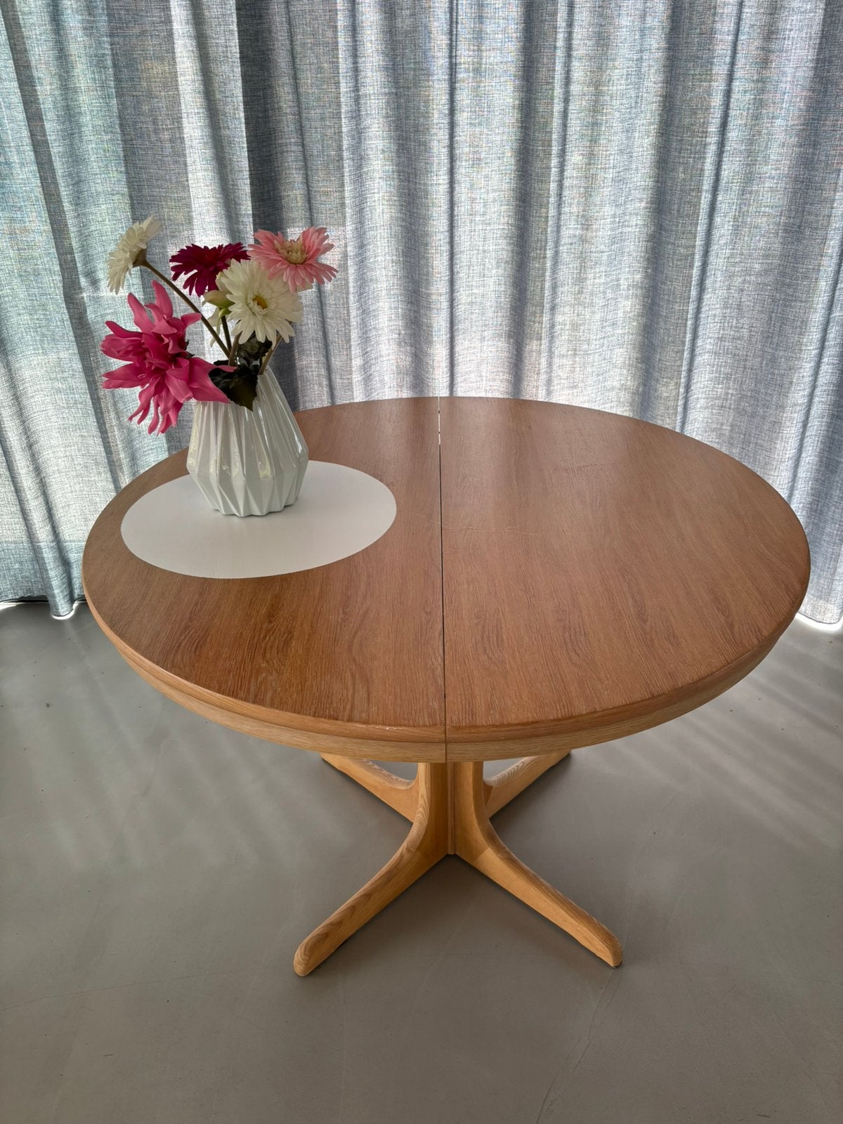 Uitschuiftafel mid century deense stijl rond 110cm, Huis en Inrichting, Ophalen, Gebruikt, Deens, Rond