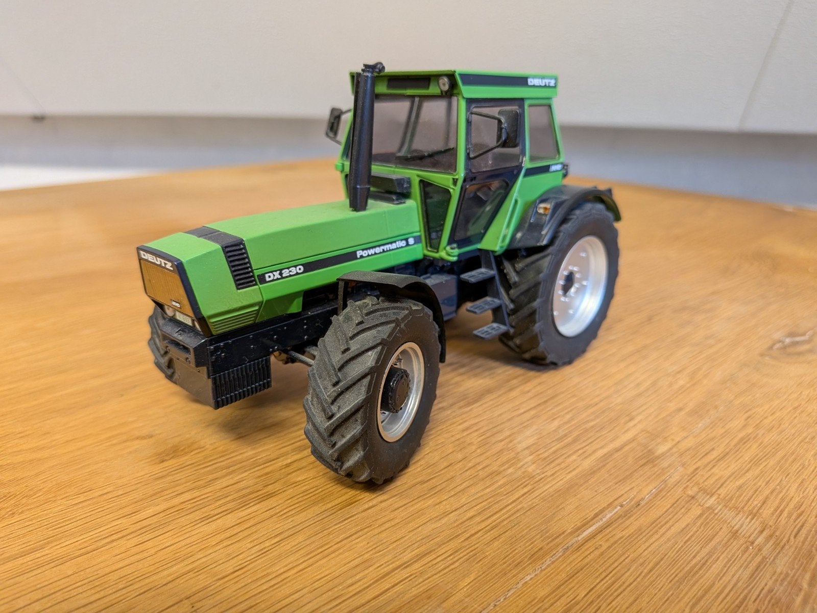 Deutz DX 230 | 1:32, Ophalen of Verzenden, Zo goed als nieuw, Tractor of Landbouw, Overige merken