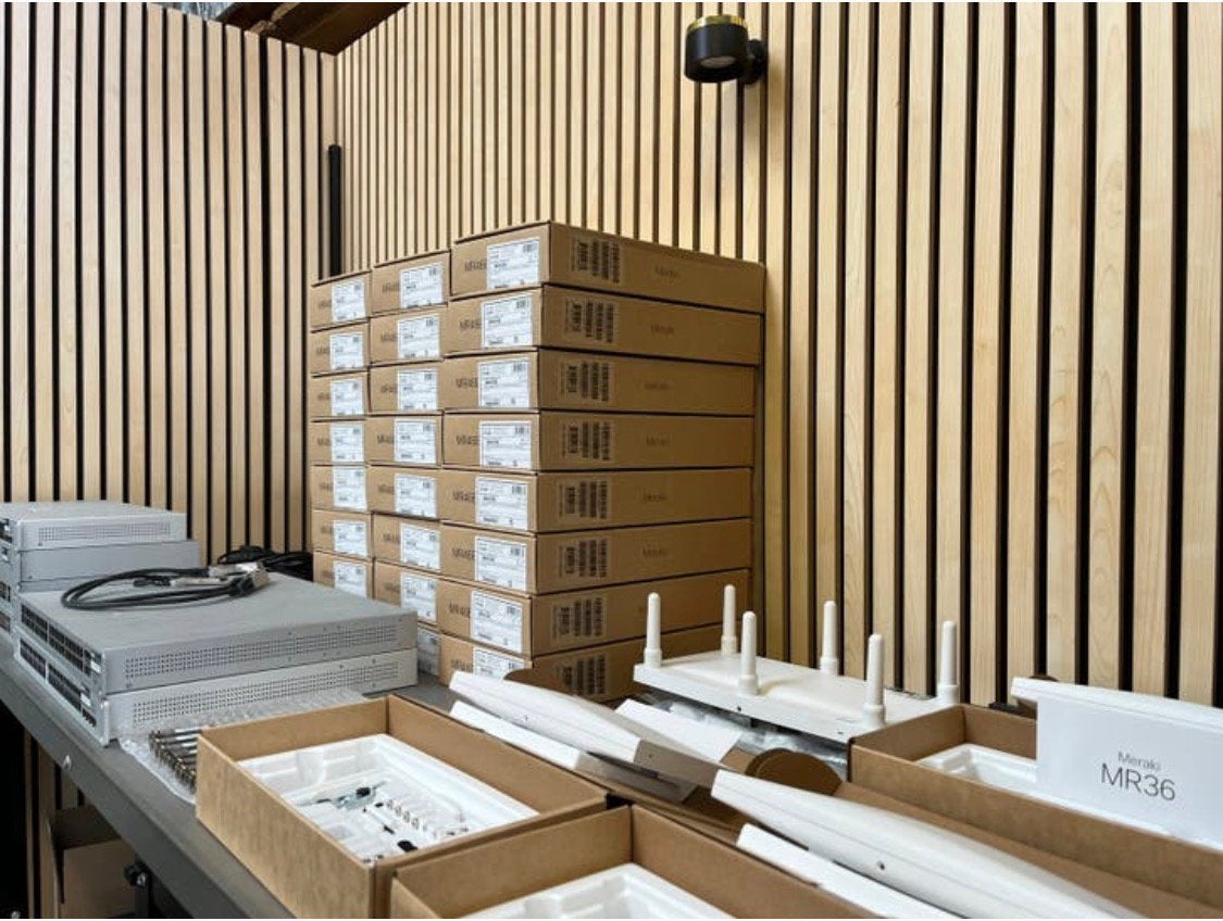 Cisco Meraki Netwerkpartij MR46E MX85 MS130 MS210, Computers en Software, Netwerk switches, Ophalen, Zo goed als nieuw