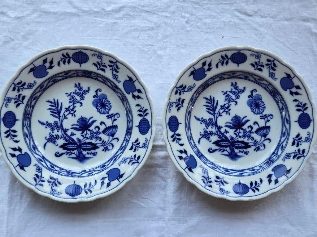 Oscar Schaller: 2 delftsblauwe borden, zwiebelmuster, 1918, Ophalen of Verzenden