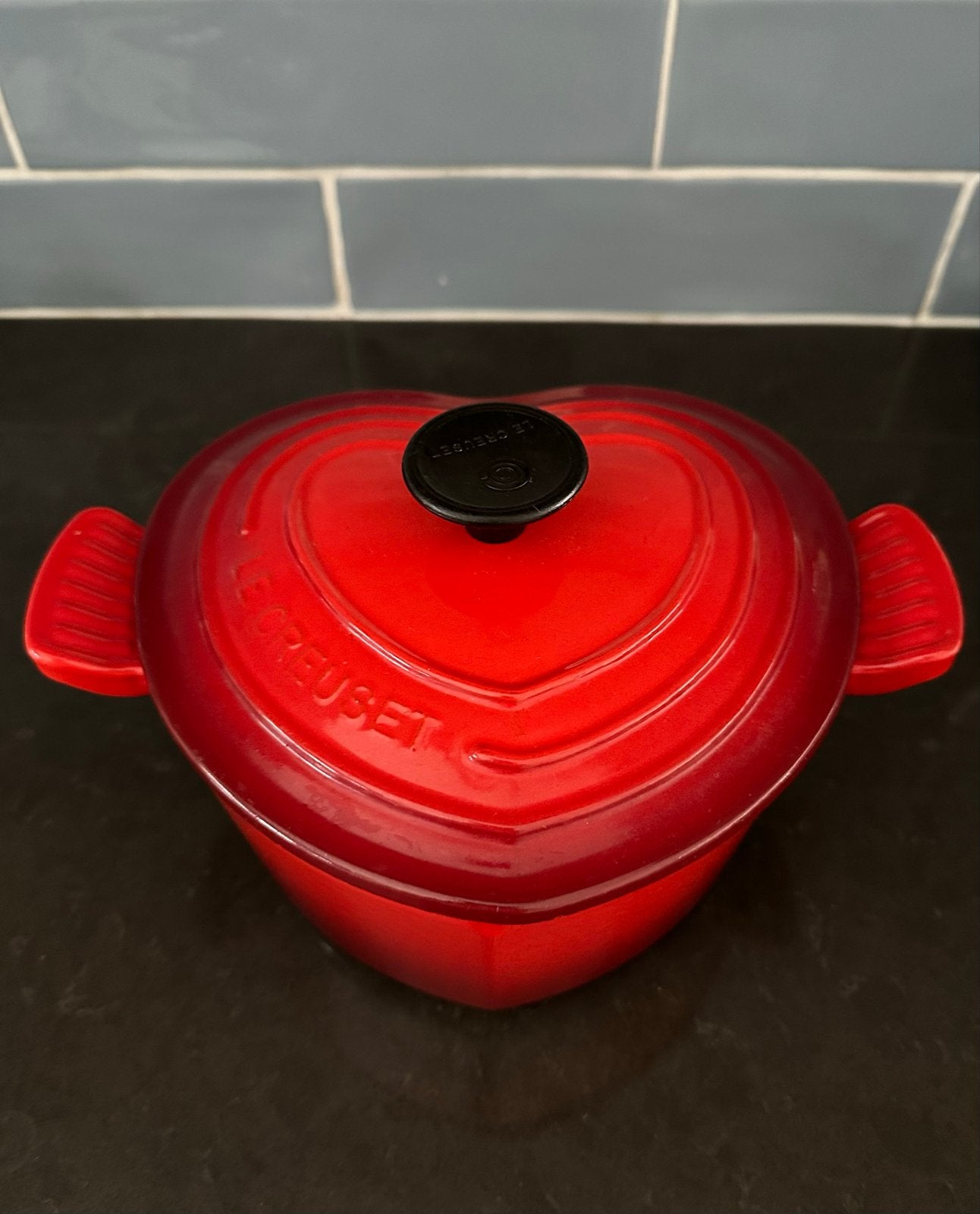 Le Creuset Hartvormige Braadpan - Rood Gietijzer, Huis en Inrichting, Keuken | Potten en Pannen, Ophalen of Verzenden, Zo goed als nieuw