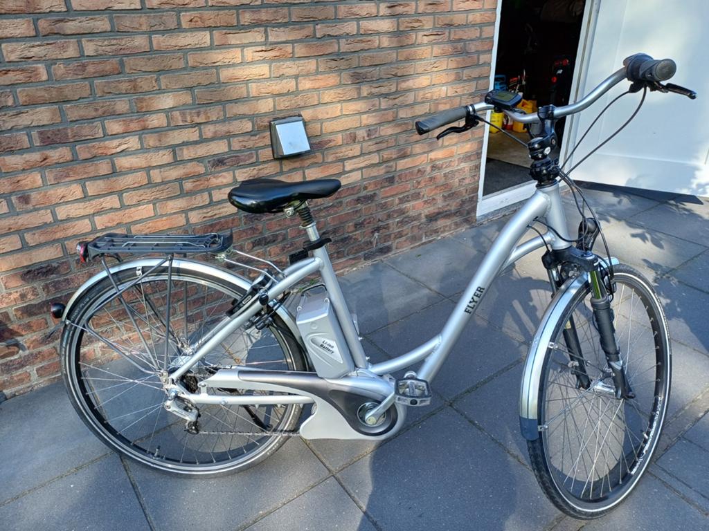 FLYER ELEKTRISCHE FIETS., Fietsen en Brommers, Fietsen | Dames | Damesfietsen, Versnellingen, Zo goed als nieuw, 50 tot 53 cm