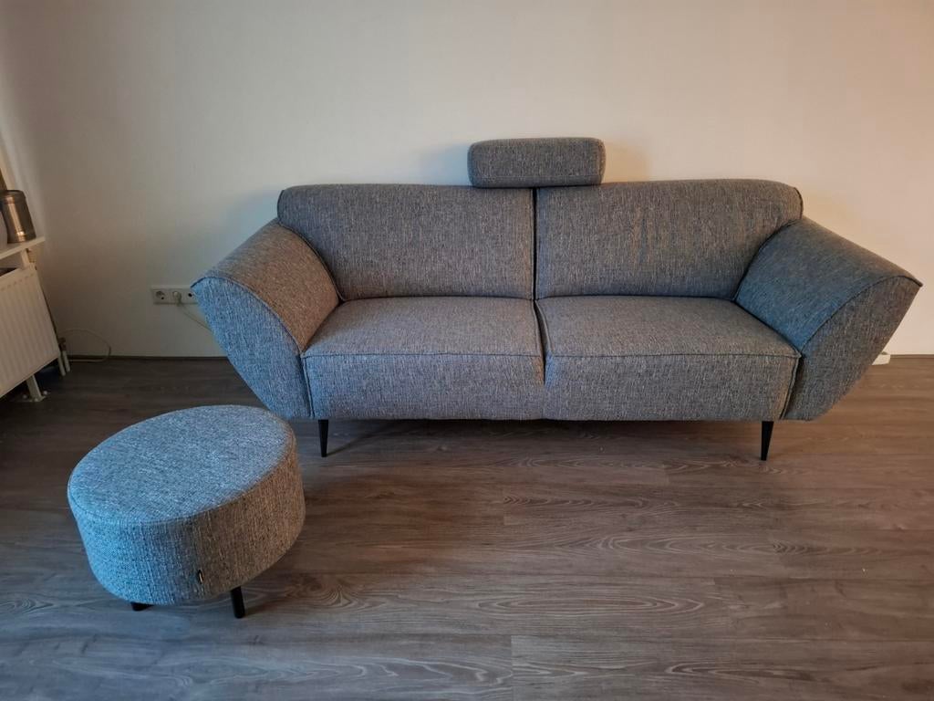 Montèl bank met hocker en kussen, Modern design, 125 cm of meer, 125 cm of meer, Ophalen of Verzenden