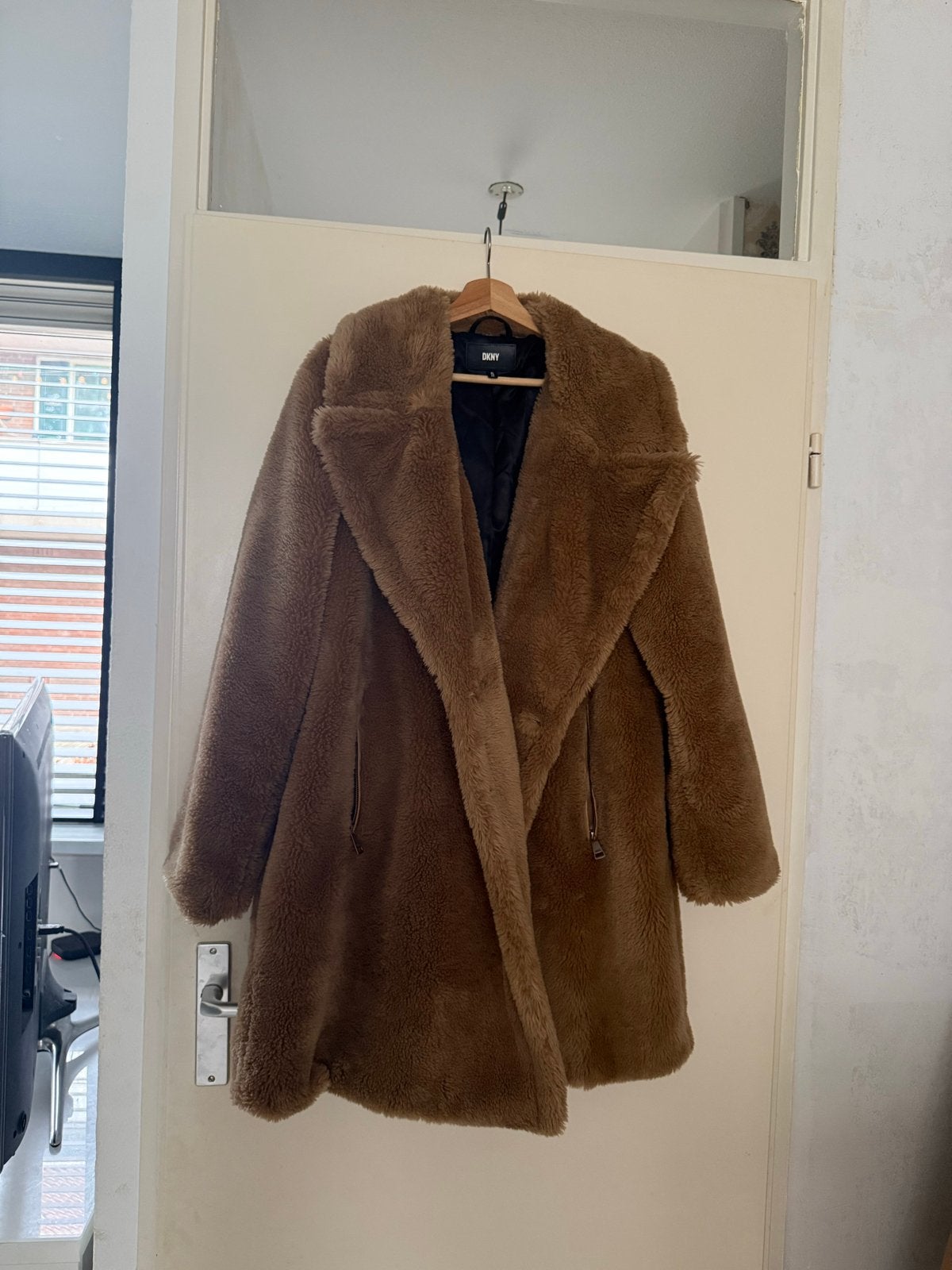 DKNY Teddy Jas Bruin - Zo goed als nieuw maat xl, Kleding | Dames, Ophalen of Verzenden, Zo goed als nieuw, Maat 38/40 (M), Bruin