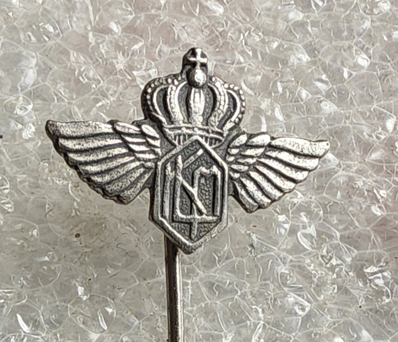 Vintage KLM Speldje met Vleugels en Kroon, Verzamelen, Ophalen of Verzenden, Gebruikt, Merk, Speldje of Pin