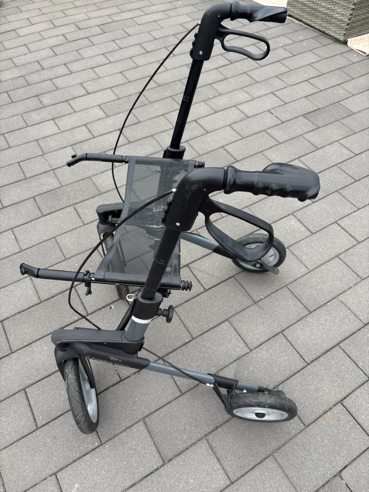 Te koop aangeboden lichtgewicht rollator in goede staat, Ophalen of Verzenden, Opvouwbaar, Gebruikt