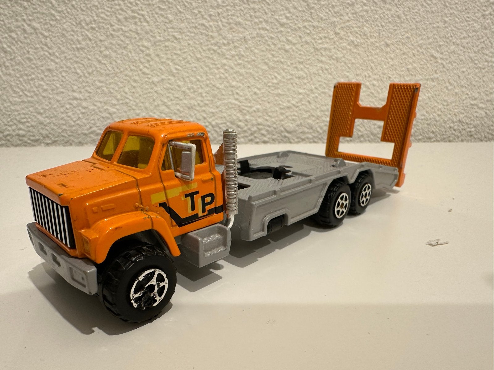 Majorette 3032 GMC Brigadier TP Plateau Transport 1981, Hobby en Vrije tijd, Ophalen of Verzenden, Gebruikt
