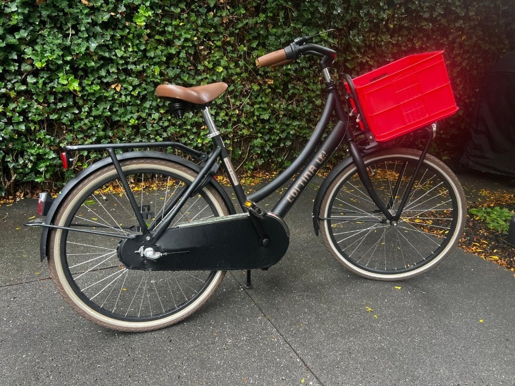 Cortina u4 mini meisjes transportfiets - zwart met roze krat, Fietsen en Brommers, Ophalen, Terugtraprem, Cortina U4 transportfiets
