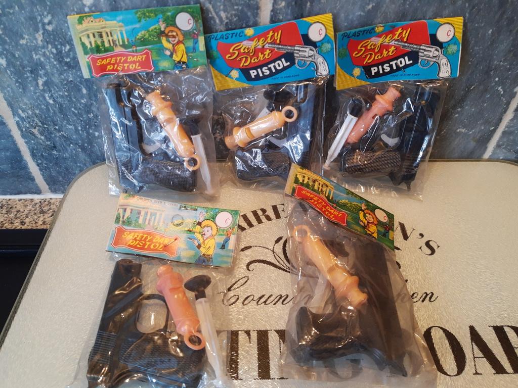 Klappertjes, pistool, made in Hong Kong, Verzamelen, Speelgoed, Ophalen of Verzenden