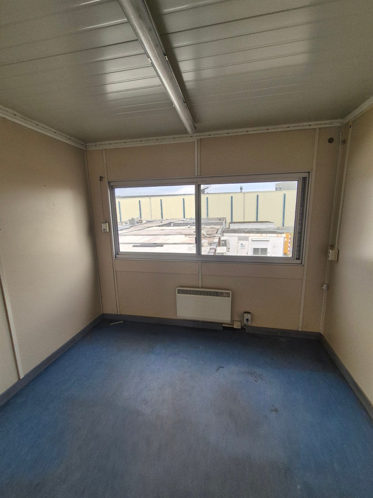 Woonunit 60m2 met keuken, douche, toilet en 3 slaapkamers, Ophalen of Verzenden