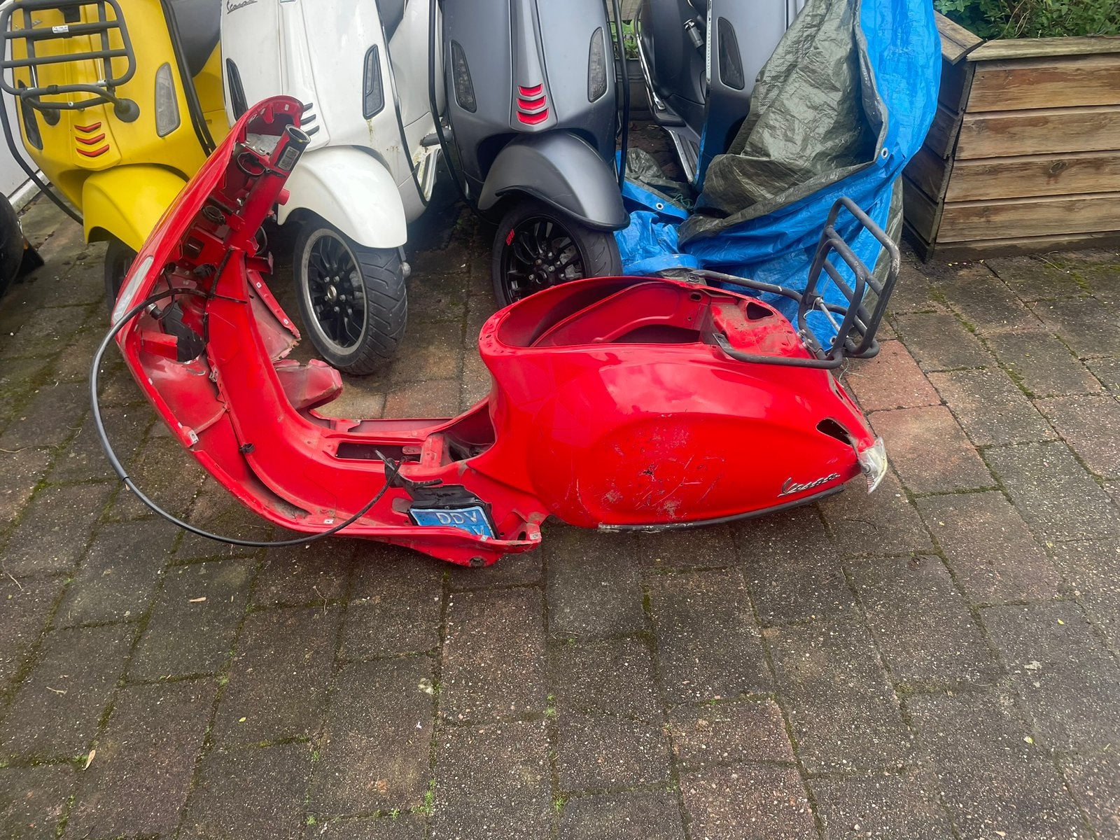 Vespa sprint frame 2015 snor 2e eigenaar geen wok frame krom, Ophalen