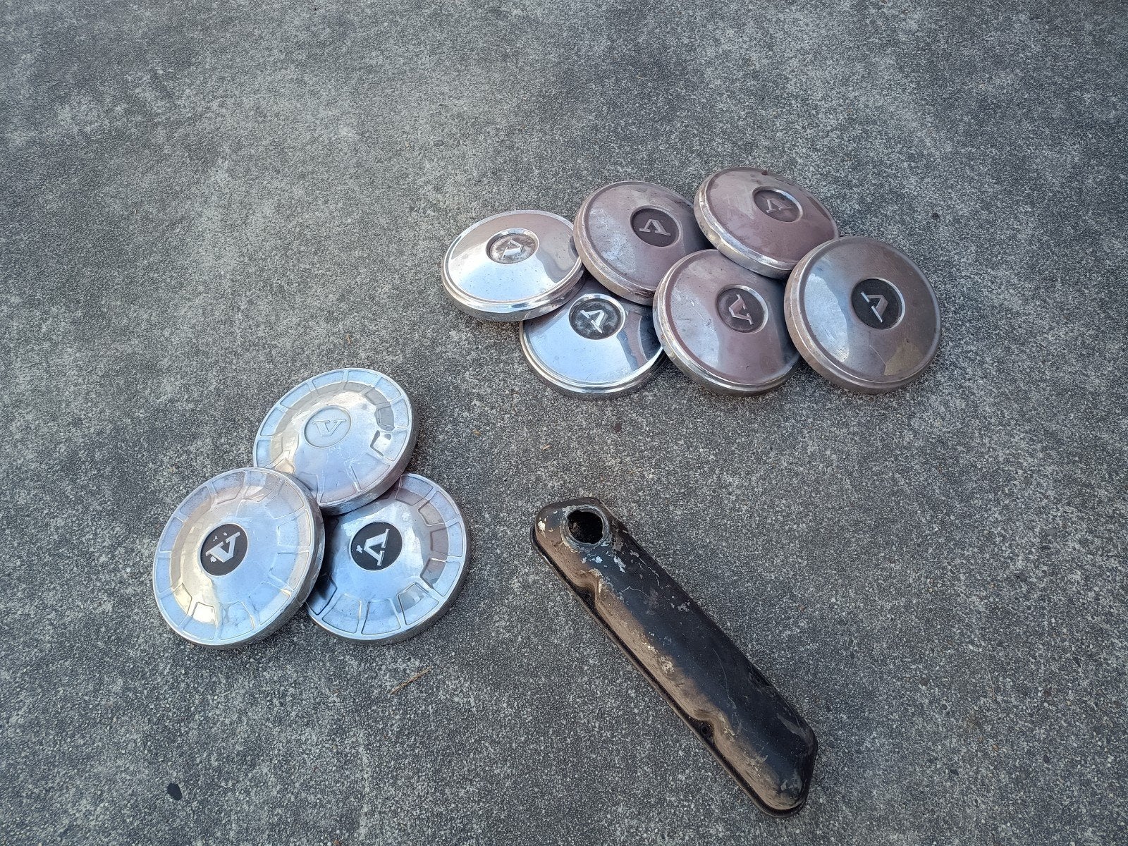 Set van 9 wieldoppen met logo volvo, Auto diversen, Wieldoppen, Ophalen of Verzenden, Gebruikt