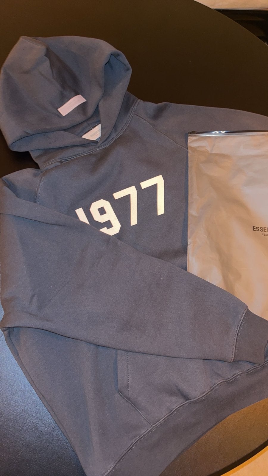 Fear of God Essentials '1977' Hoodie - Maat M, Kleding | Heren, Truien en Vesten, Ophalen of Verzenden, Zo goed als nieuw, Maat 48/50 (M)