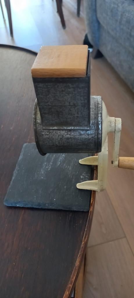 ANTIEKE/VINTAGE NOTEN/KAAS/AMANDELEN RASP, Ophalen of Verzenden